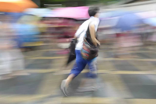 廣州暴雨突襲，高考繼續(xù)_除濕機廠家